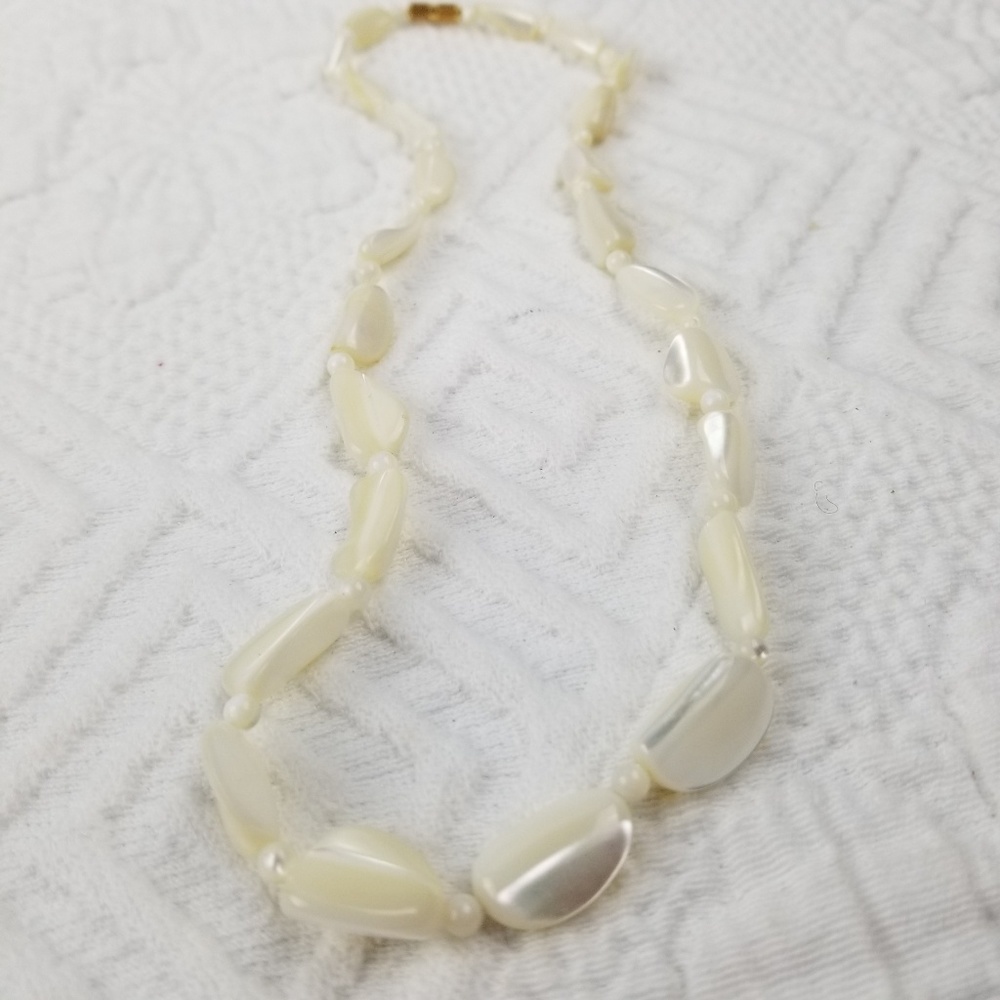 BEAD NECKLACE